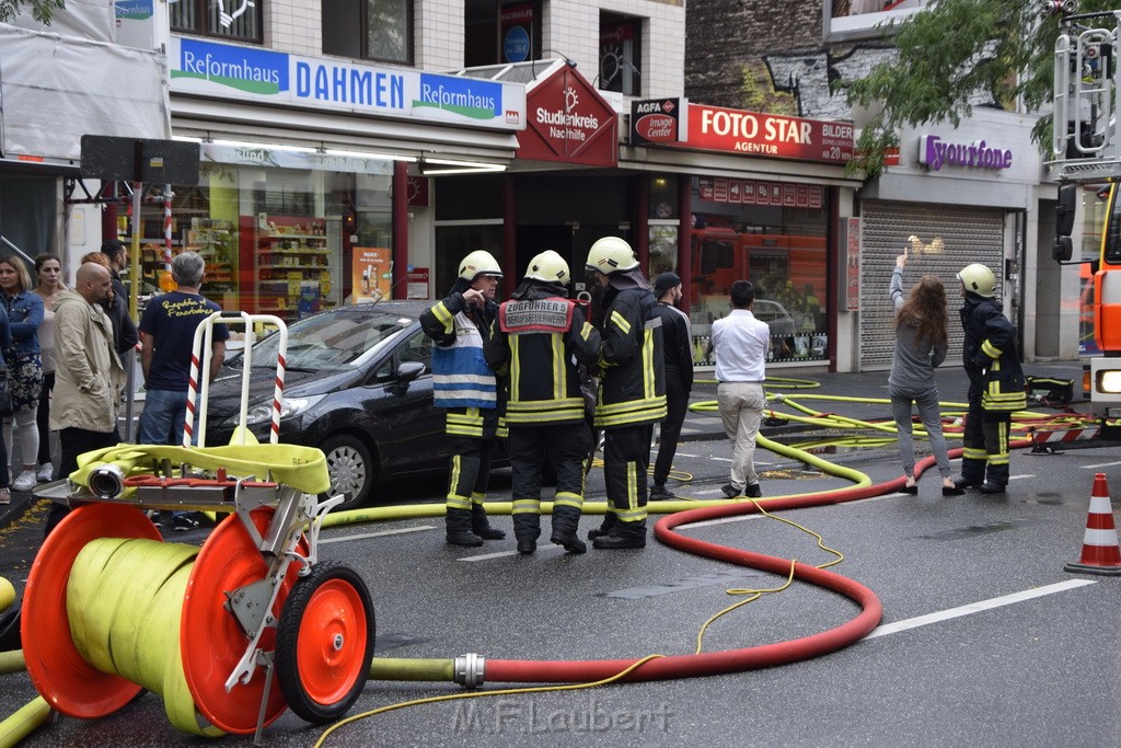 Feuer 2 Koeln Nippes Neusserstr P159.JPG - Miklos Laubert